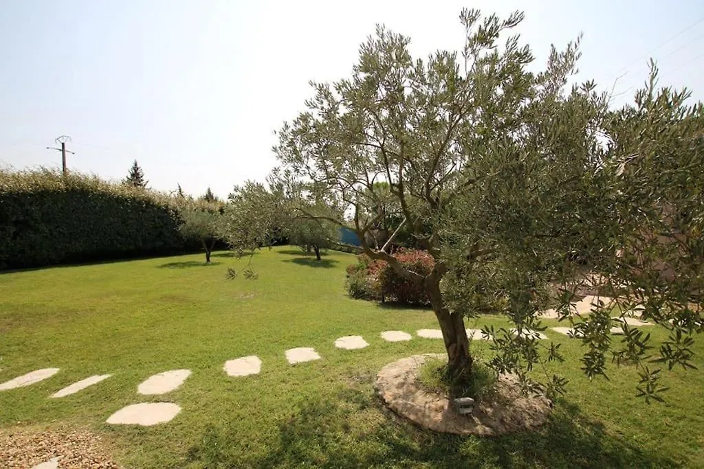 Villa L'Hestia Avec Piscine A L'Isle-Sur-Sorgue 0*, L'Isle-sur-la-Sorgue